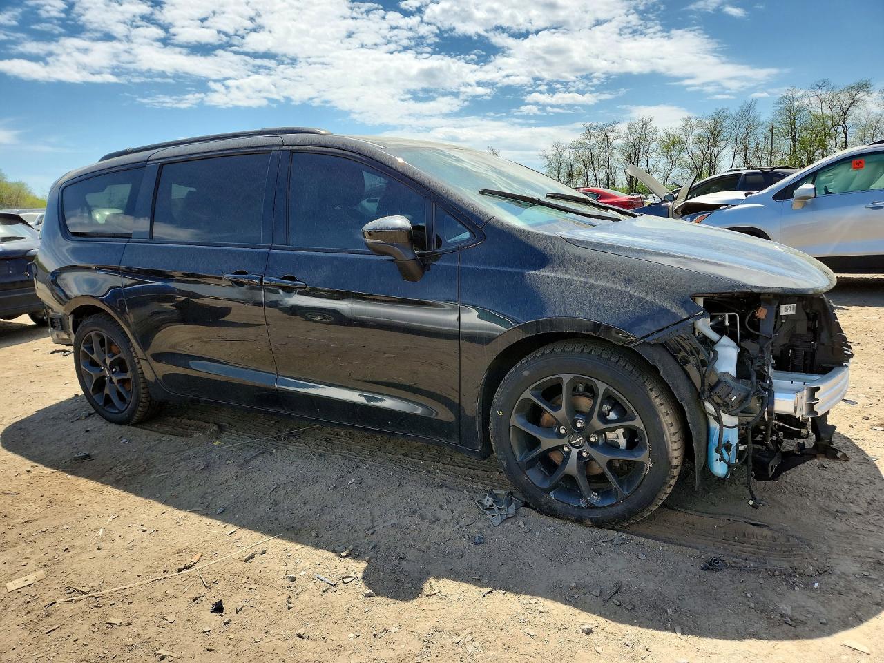 2023 CHRYSLER PACIFICA TOURING L photo 10