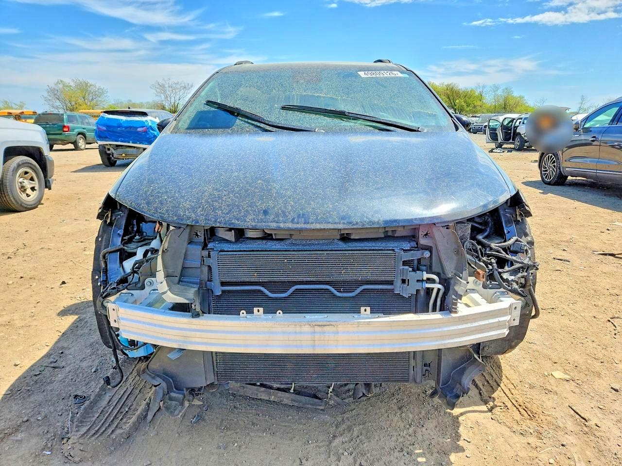 2023 CHRYSLER PACIFICA TOURING L photo 13