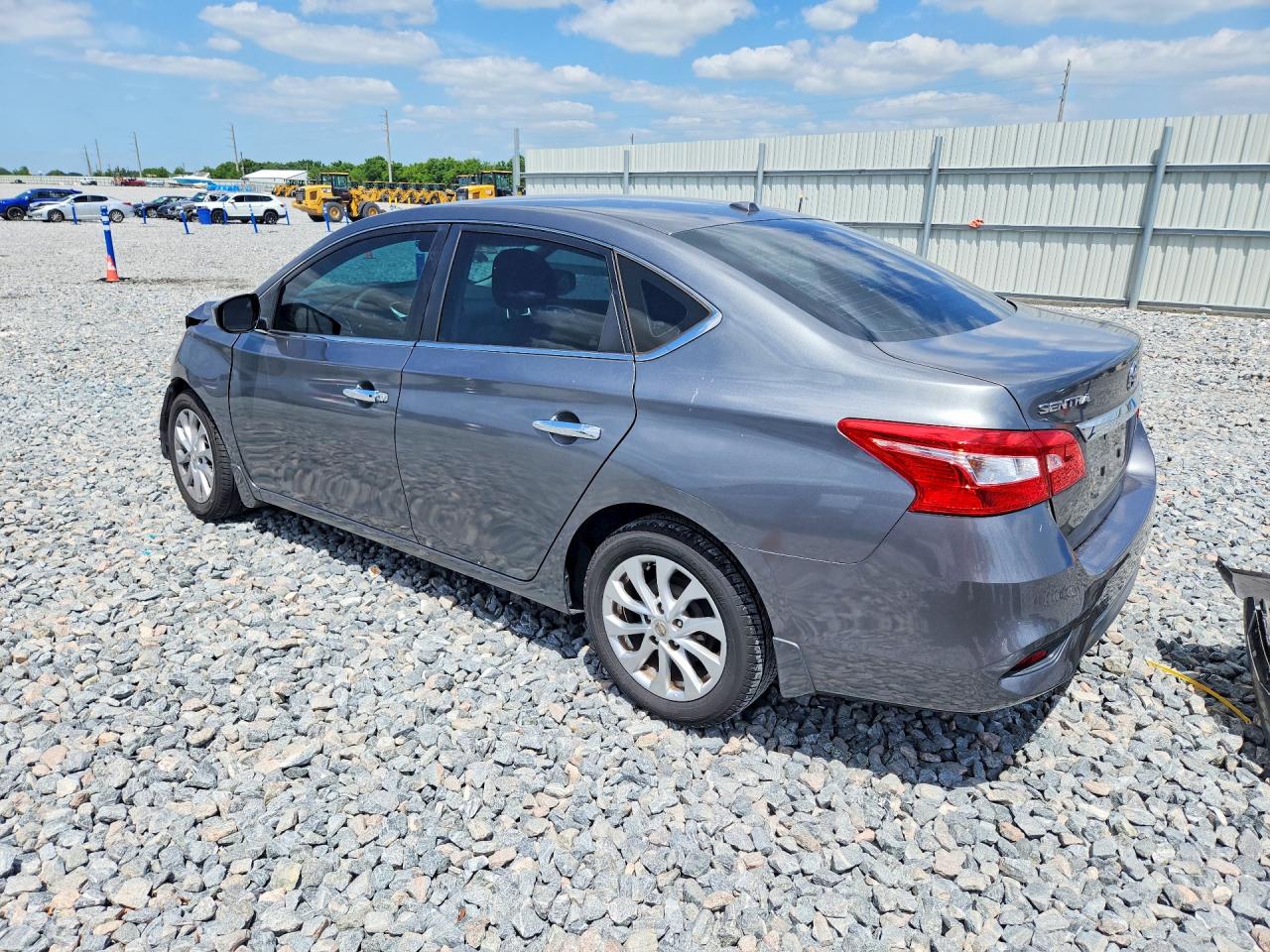 2018 NISSAN SENTRA SV photo 4