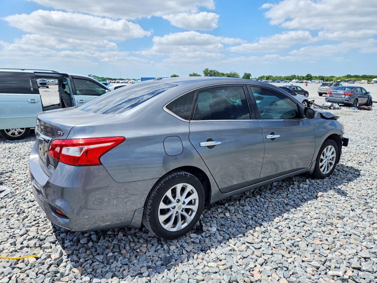 2018 NISSAN SENTRA SV photo 7