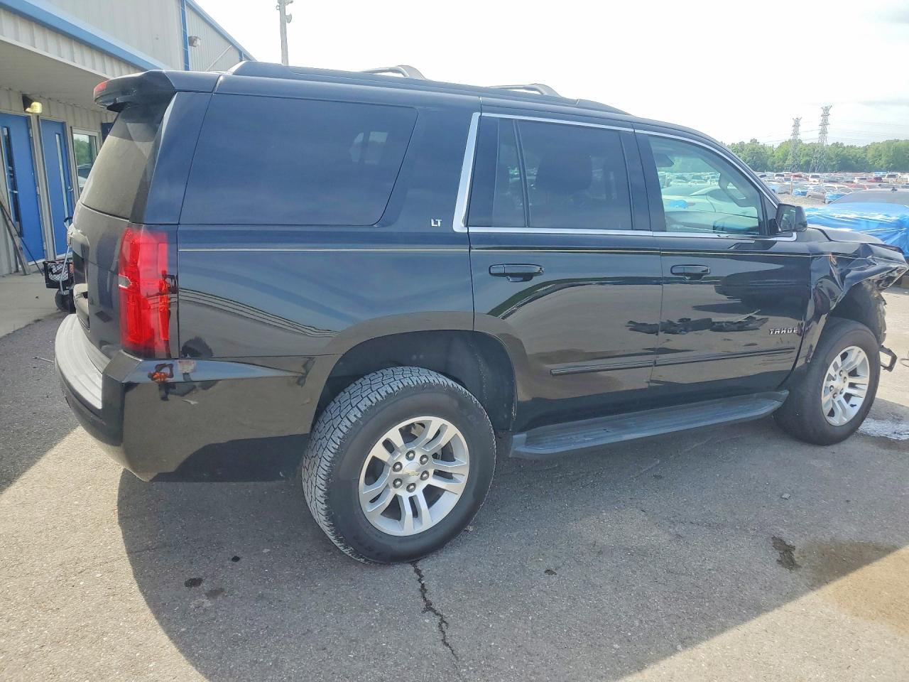 2017 CHEVROLET TAHOE C1500 LT photo 5