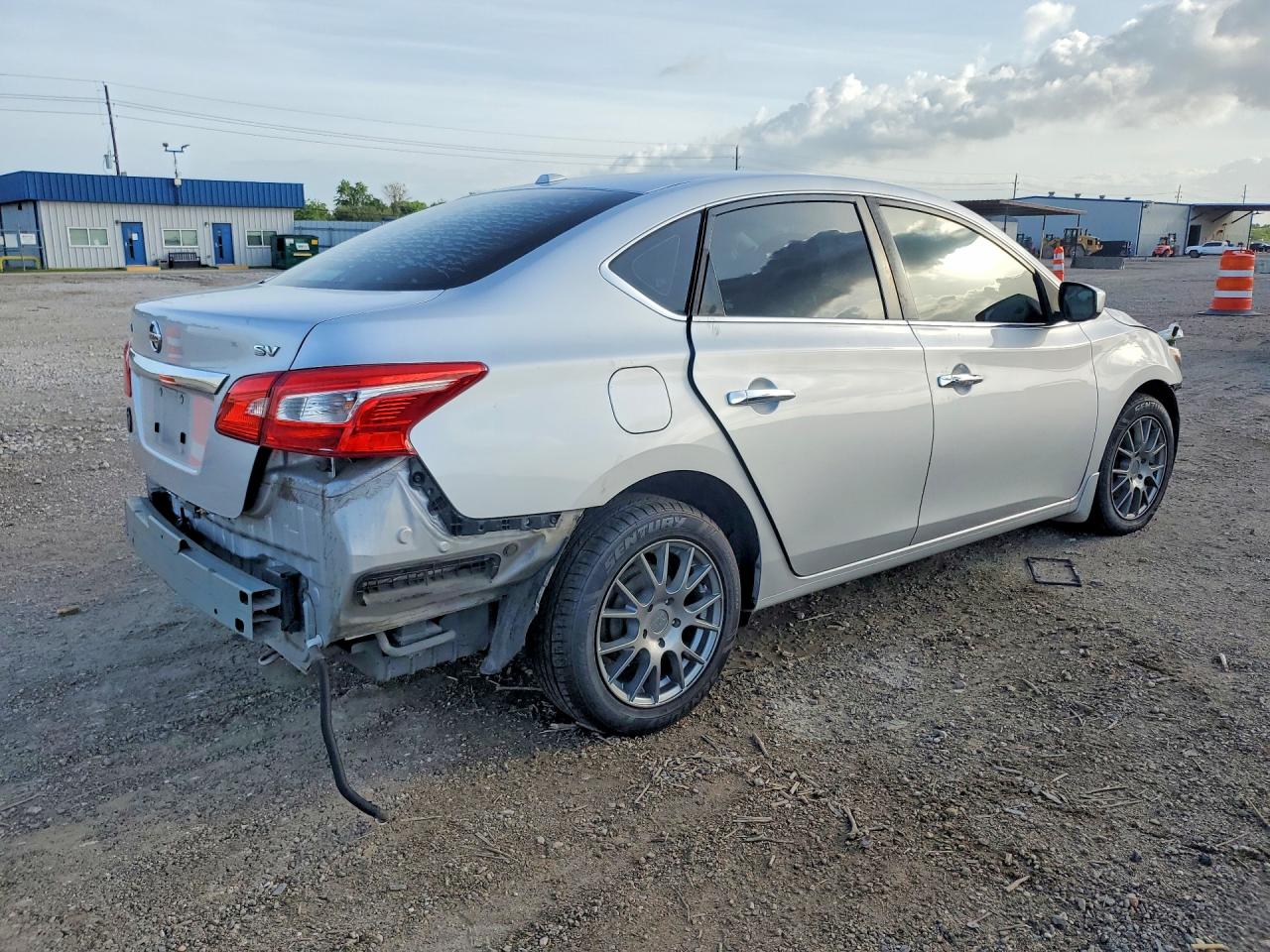 2019 NISSAN SENTRA SV photo 5