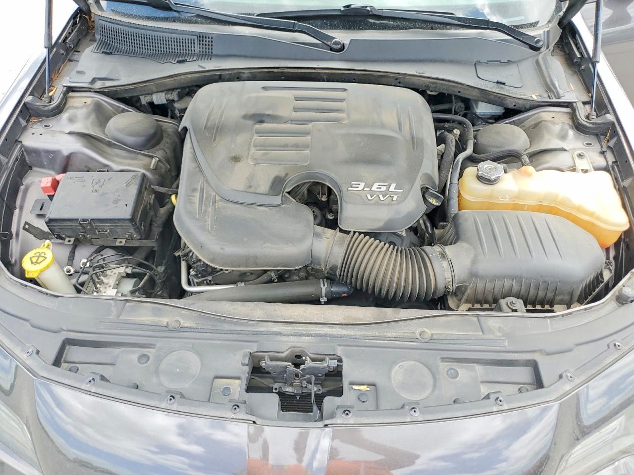 2018 CHRYSLER 300 TOURING photo 31
