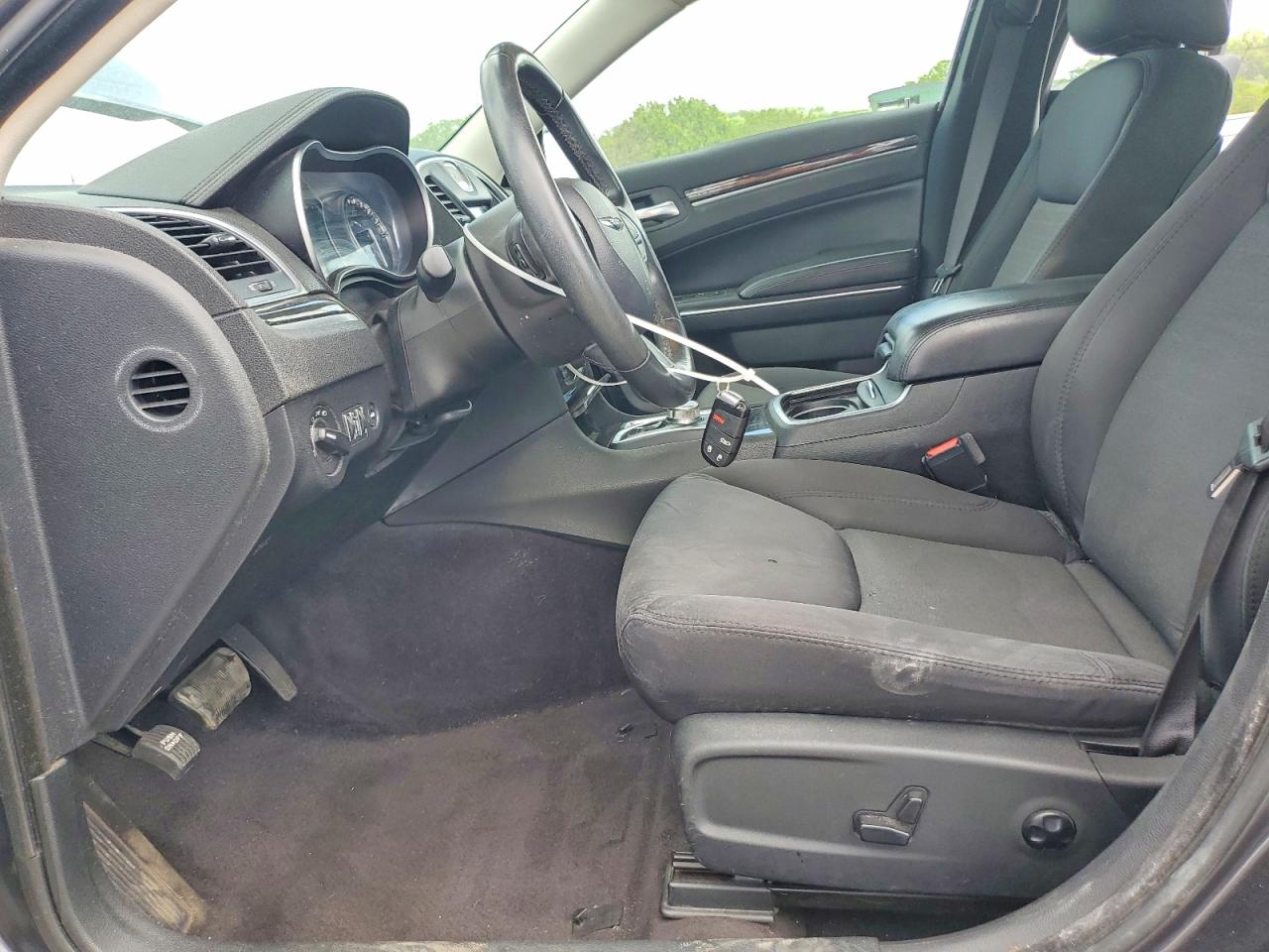 2018 CHRYSLER 300 TOURING photo 19