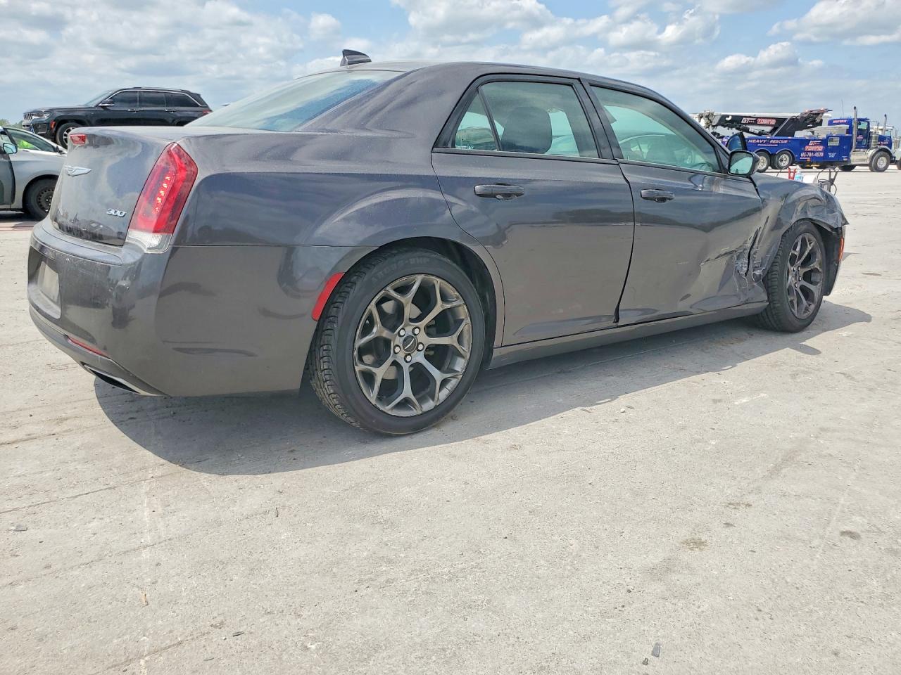 2018 CHRYSLER 300 TOURING photo 7