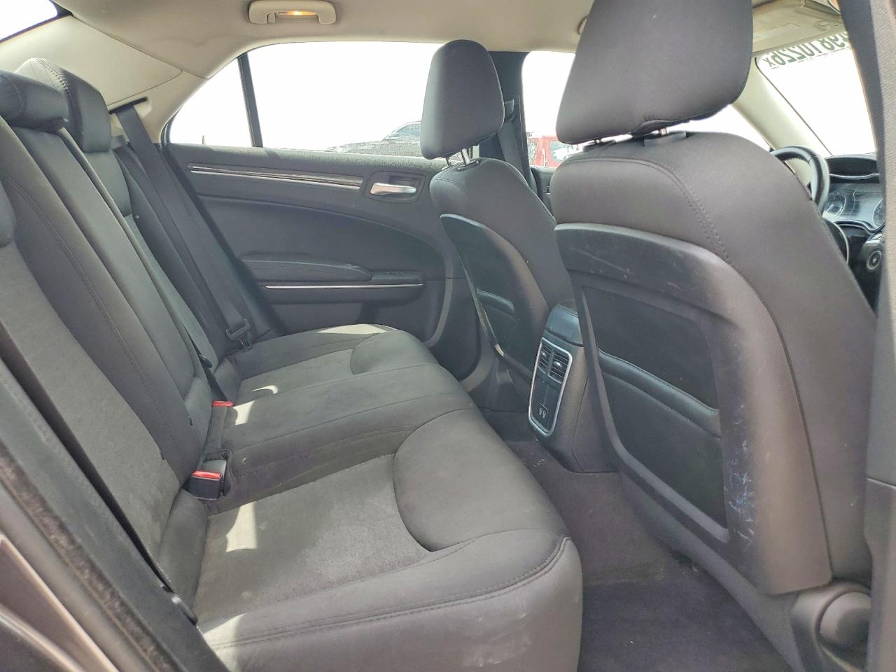 2018 CHRYSLER 300 TOURING photo 28