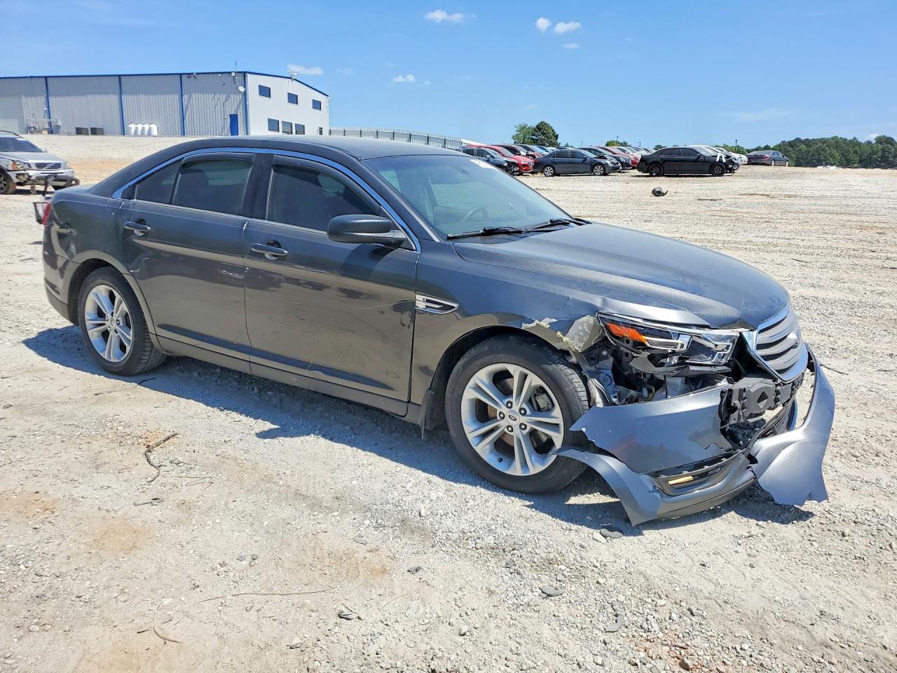2018 FORD TAURUS SE photo 4