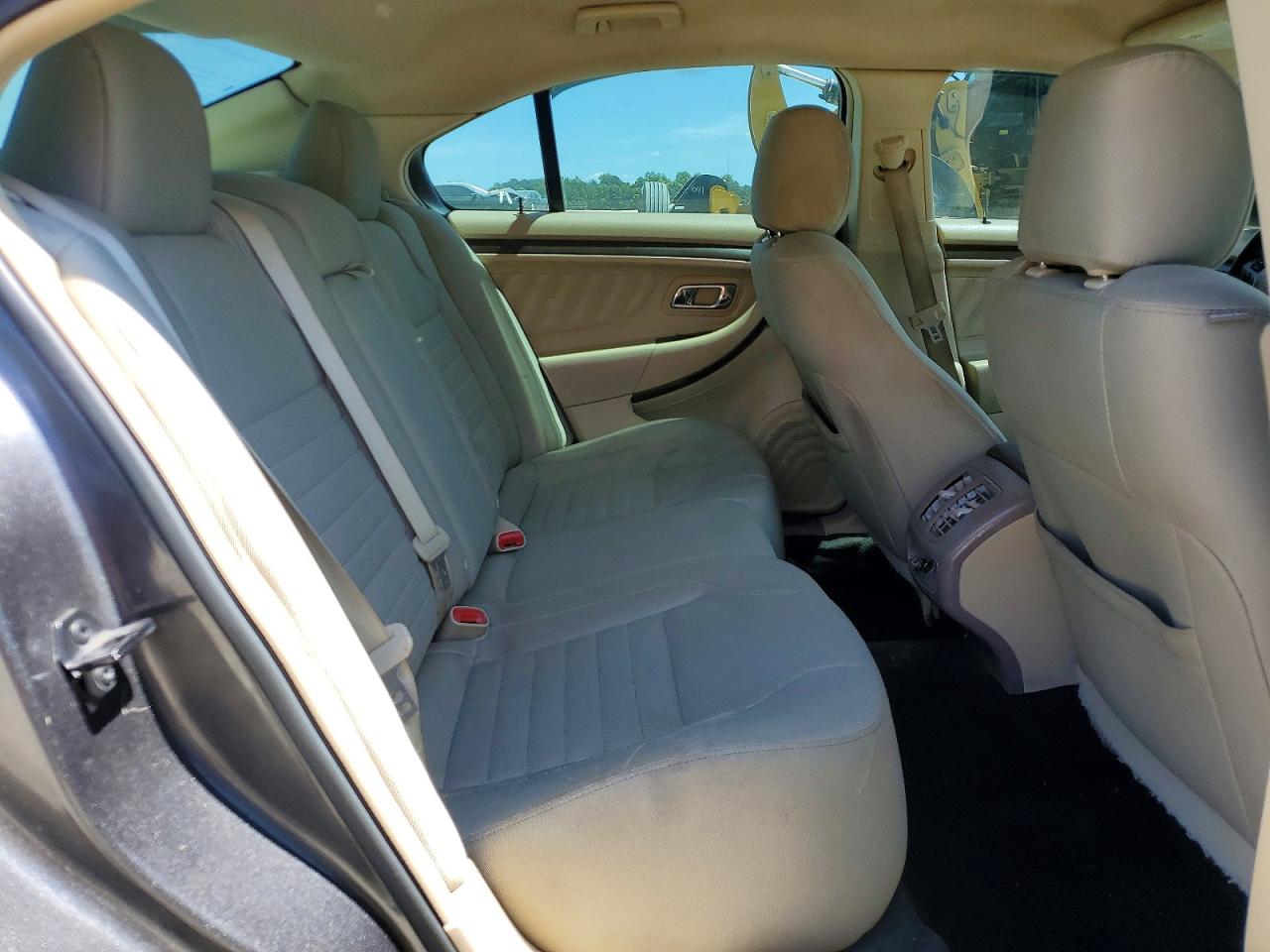 2018 FORD TAURUS SE photo 10