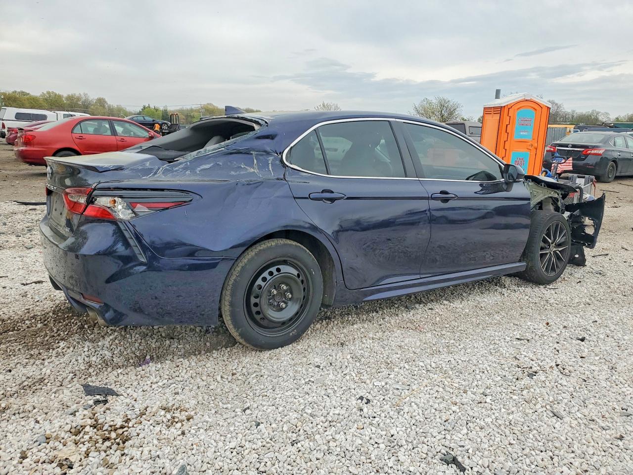 2022 TOYOTA CAMRY SE photo 5