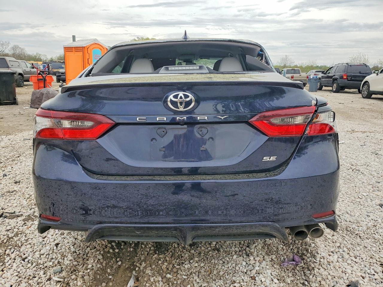 2022 TOYOTA CAMRY SE photo 11