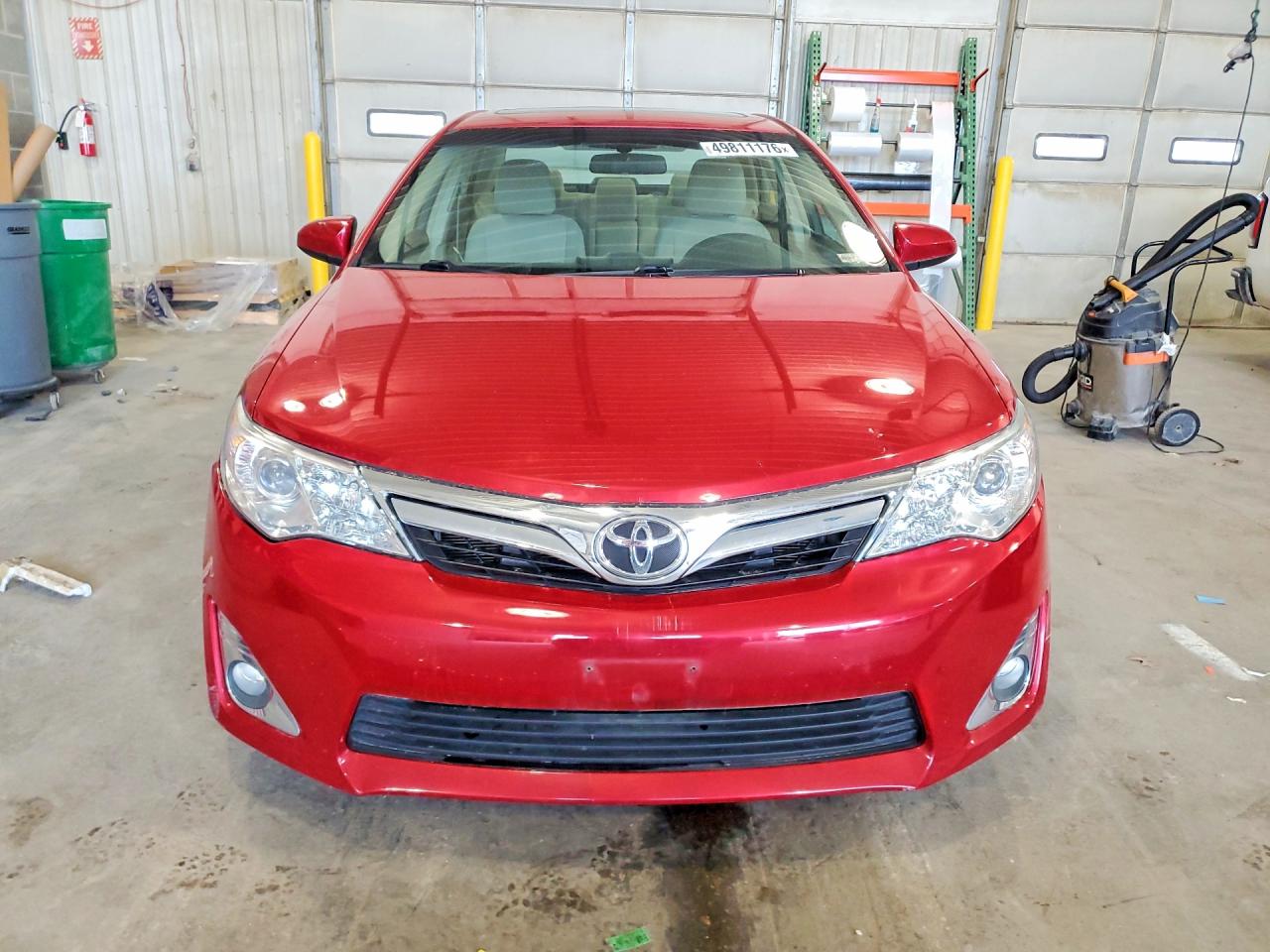 2012 TOYOTA CAMRY XLE photo 5