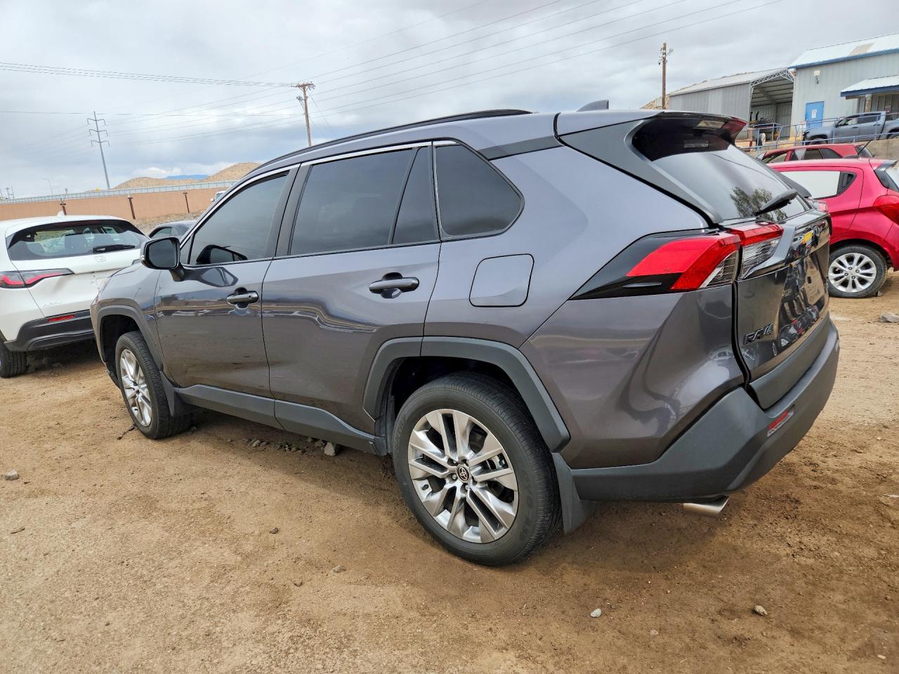2024 TOYOTA RAV4 XLE PREMIUM photo 3