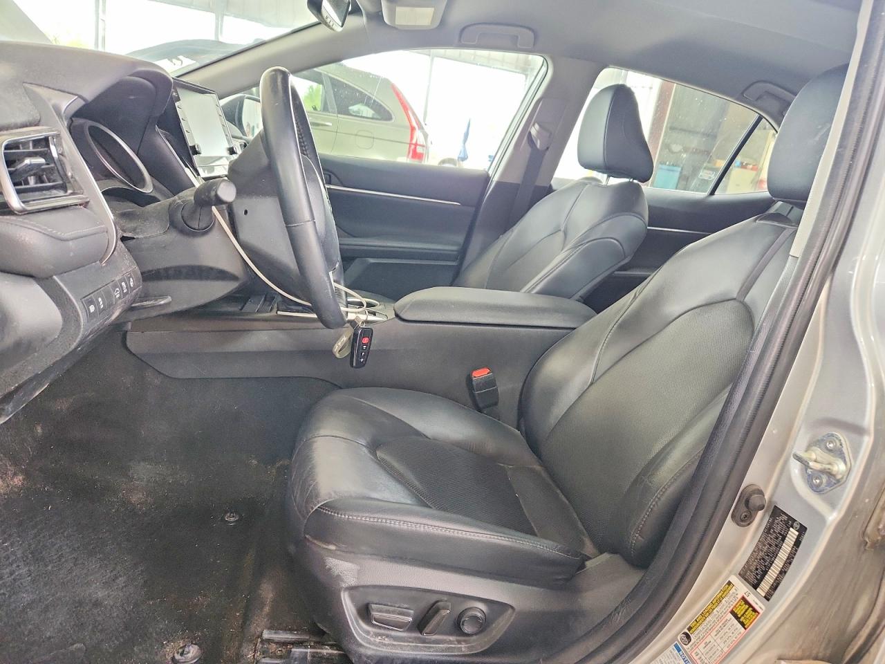 2023 TOYOTA CAMRY XLE photo 7