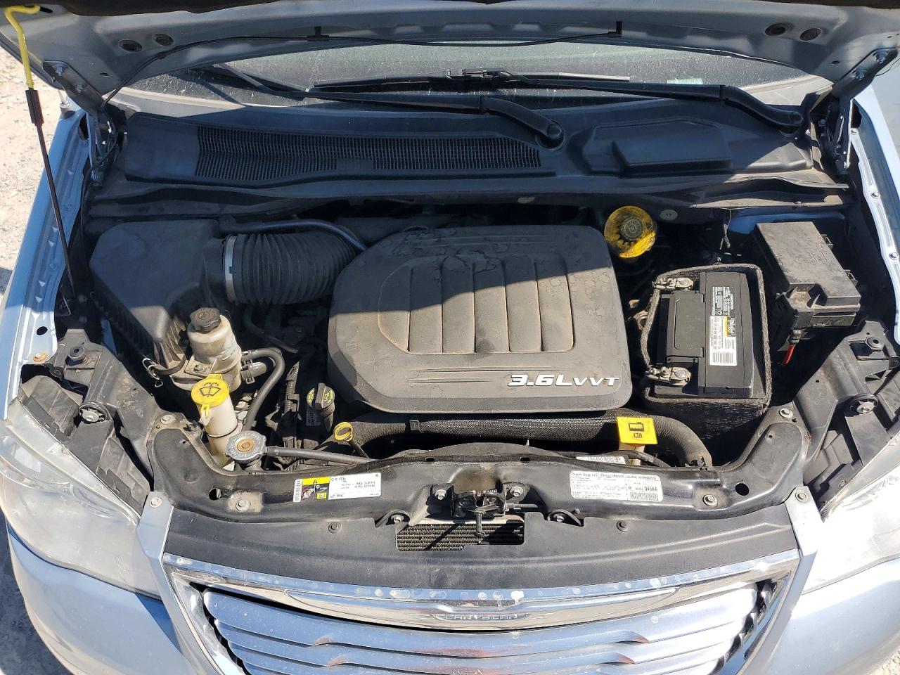 2013 CHRYSLER TOWN & COUNTRY TOURING photo 34