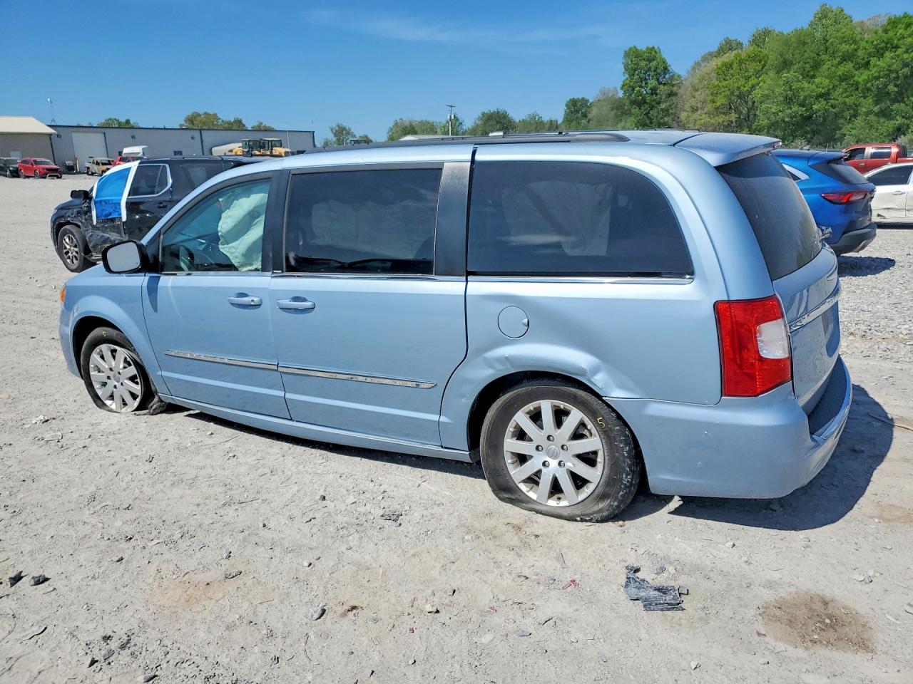 2013 CHRYSLER TOWN & COUNTRY TOURING photo 4