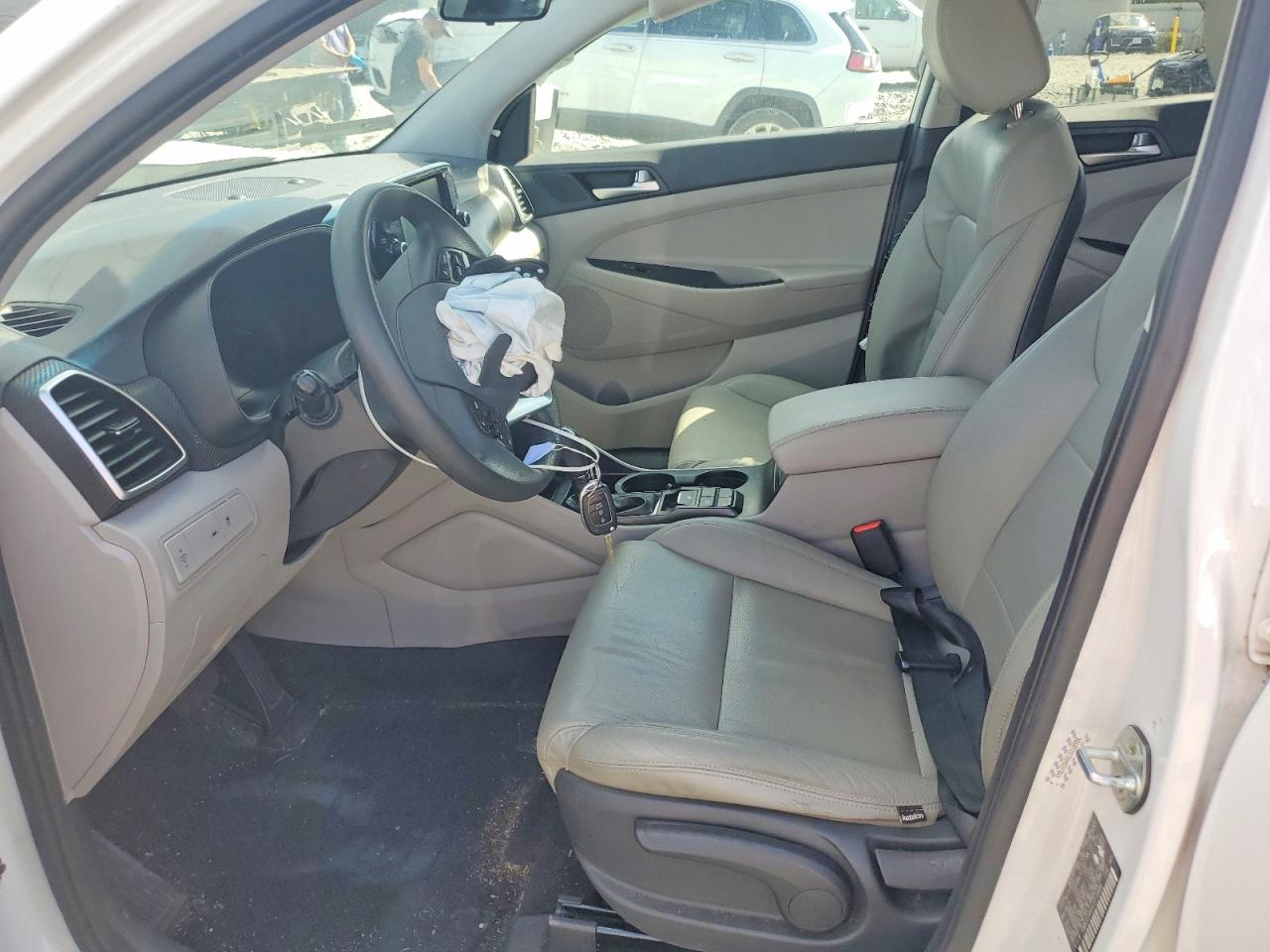 2020 HYUNDAI TUCSON SE photo 19