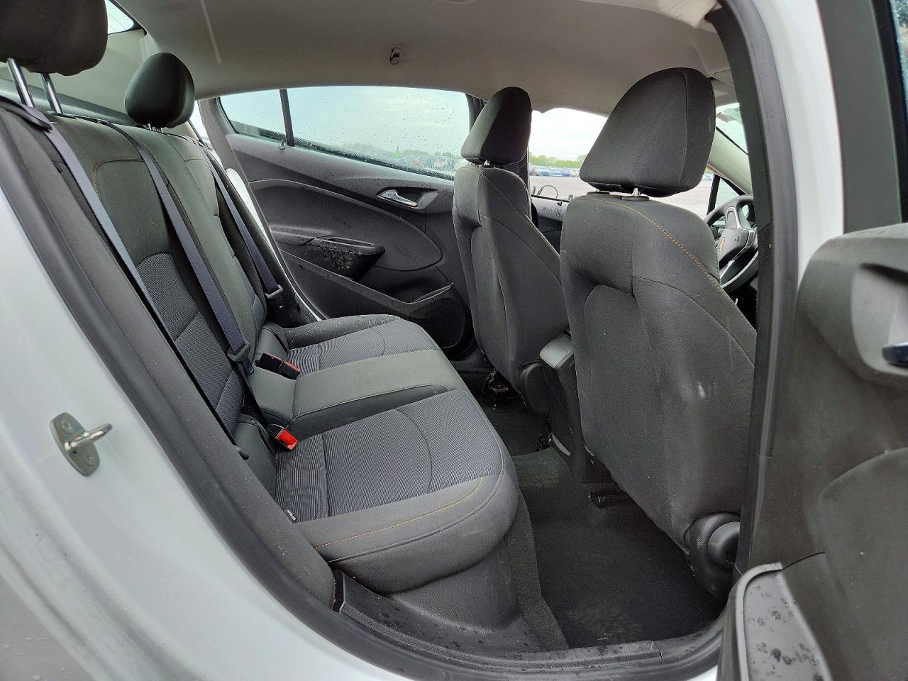 2017 CHEVROLET CRUZE LS photo 28