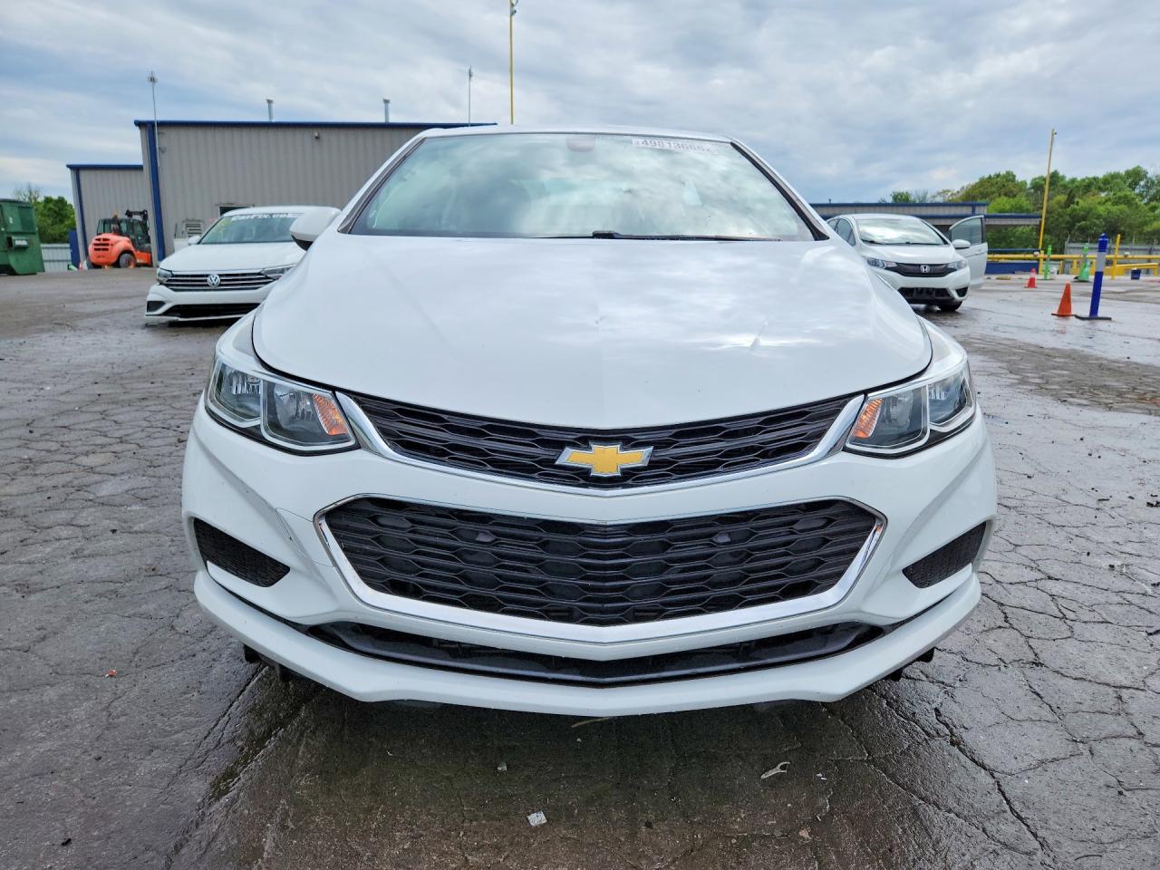 2017 CHEVROLET CRUZE LS photo 13