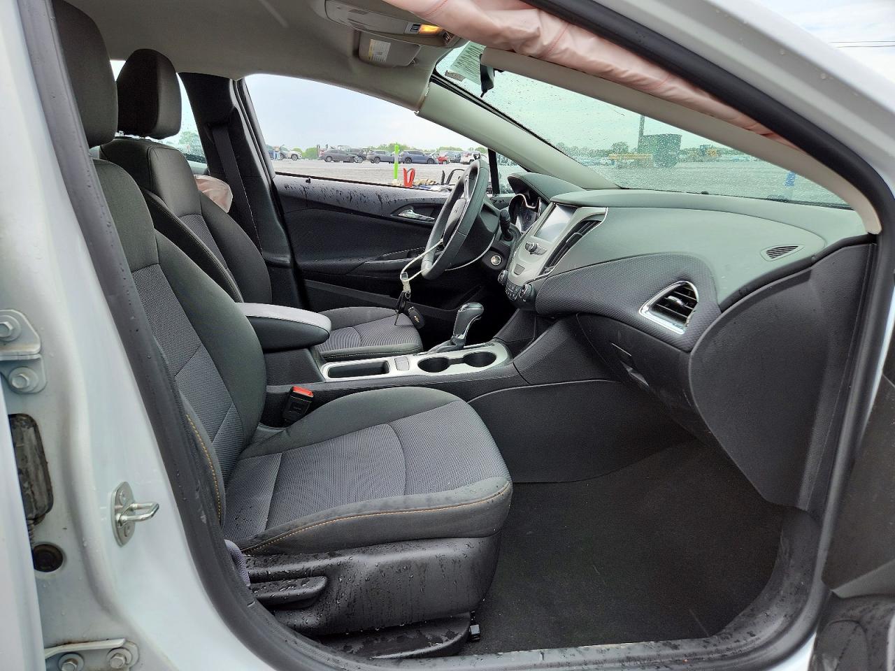 2017 CHEVROLET CRUZE LS photo 19