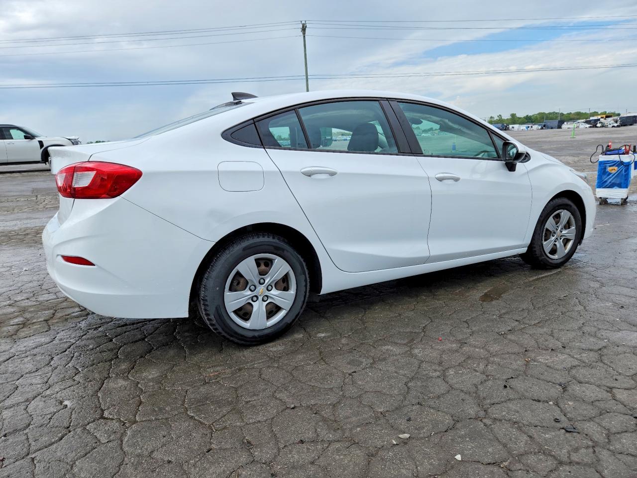 2017 CHEVROLET CRUZE LS photo 7