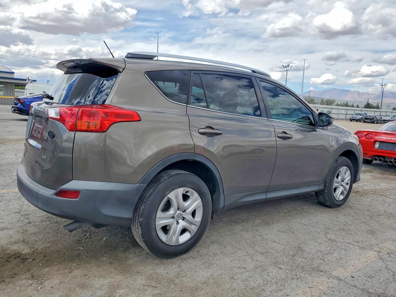2014 TOYOTA RAV4 LE photo 5