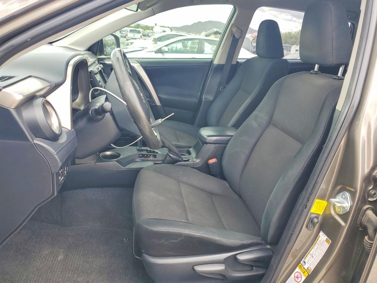 2014 TOYOTA RAV4 LE photo 13