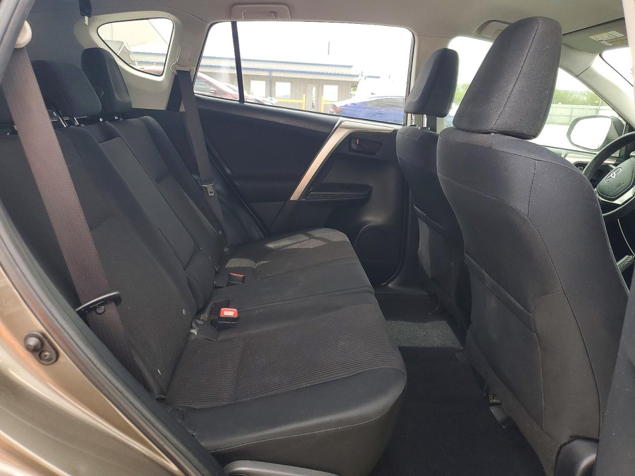 2014 TOYOTA RAV4 LE photo 21