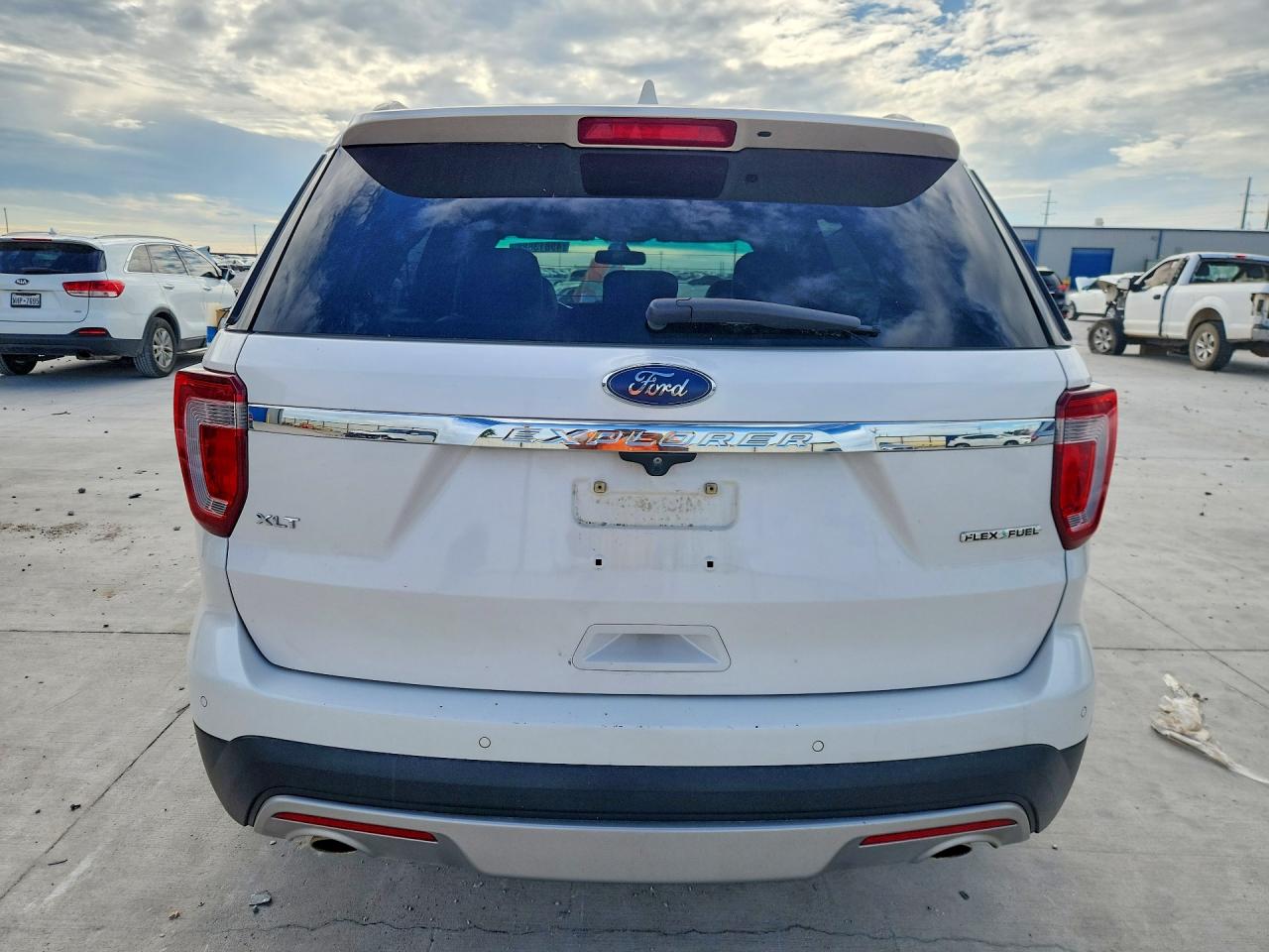 2016 FORD EXPLORER XLT photo 11
