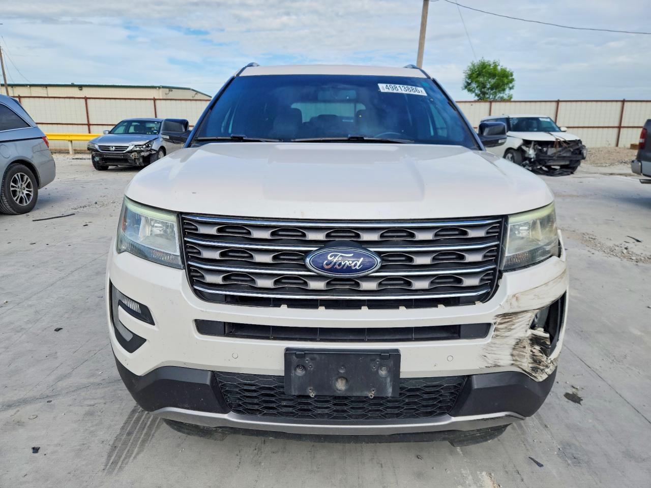 2016 FORD EXPLORER XLT photo 9