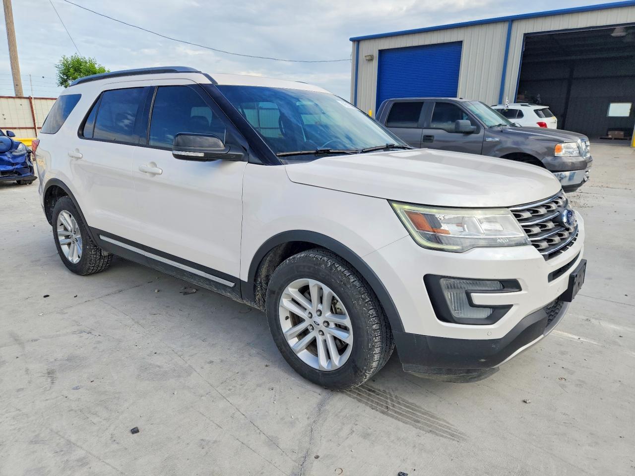 2016 FORD EXPLORER XLT photo 7