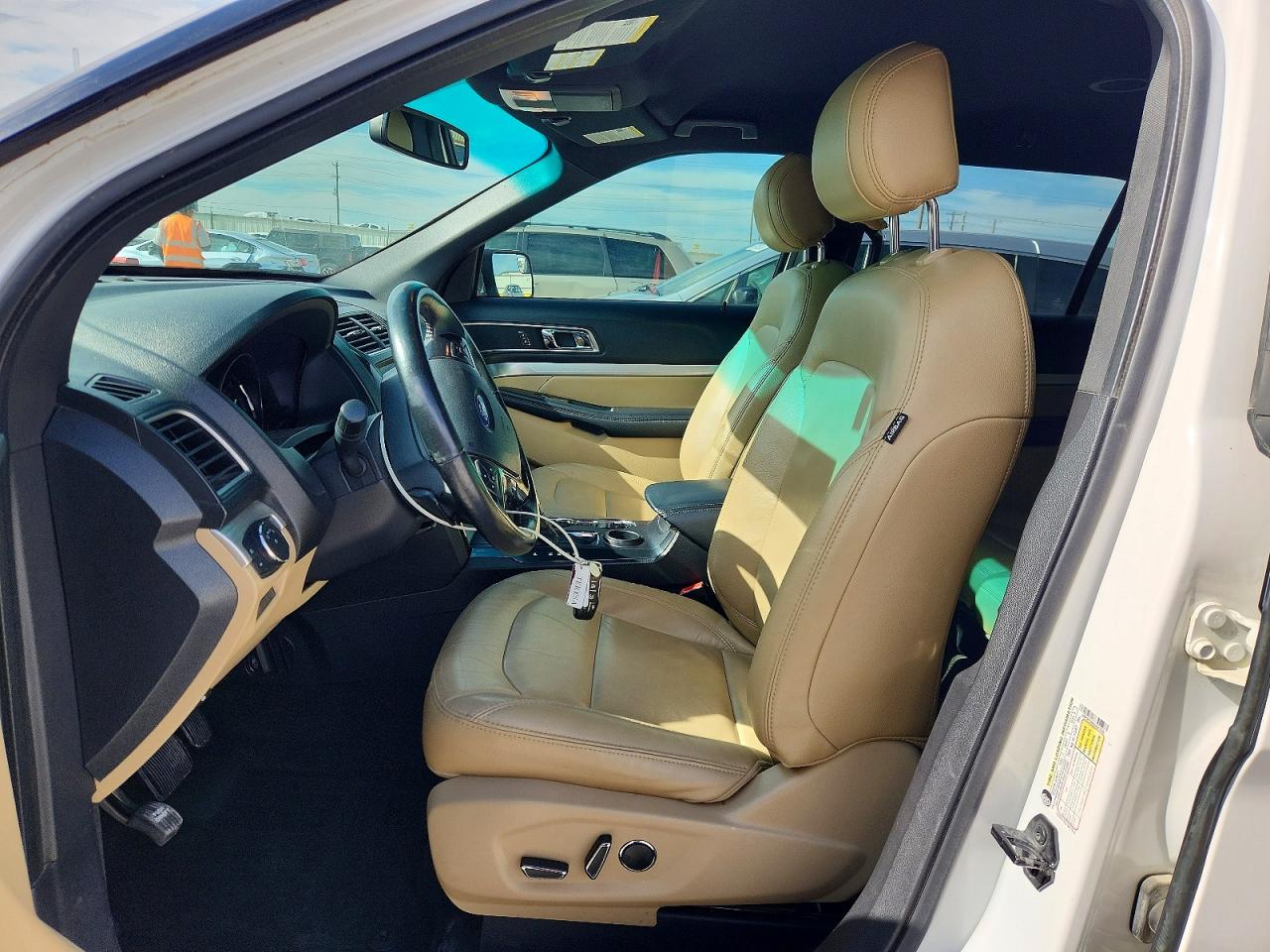 2016 FORD EXPLORER XLT photo 13