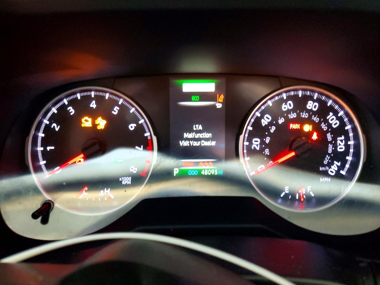 2021 TOYOTA RAV4 XLE photo 17