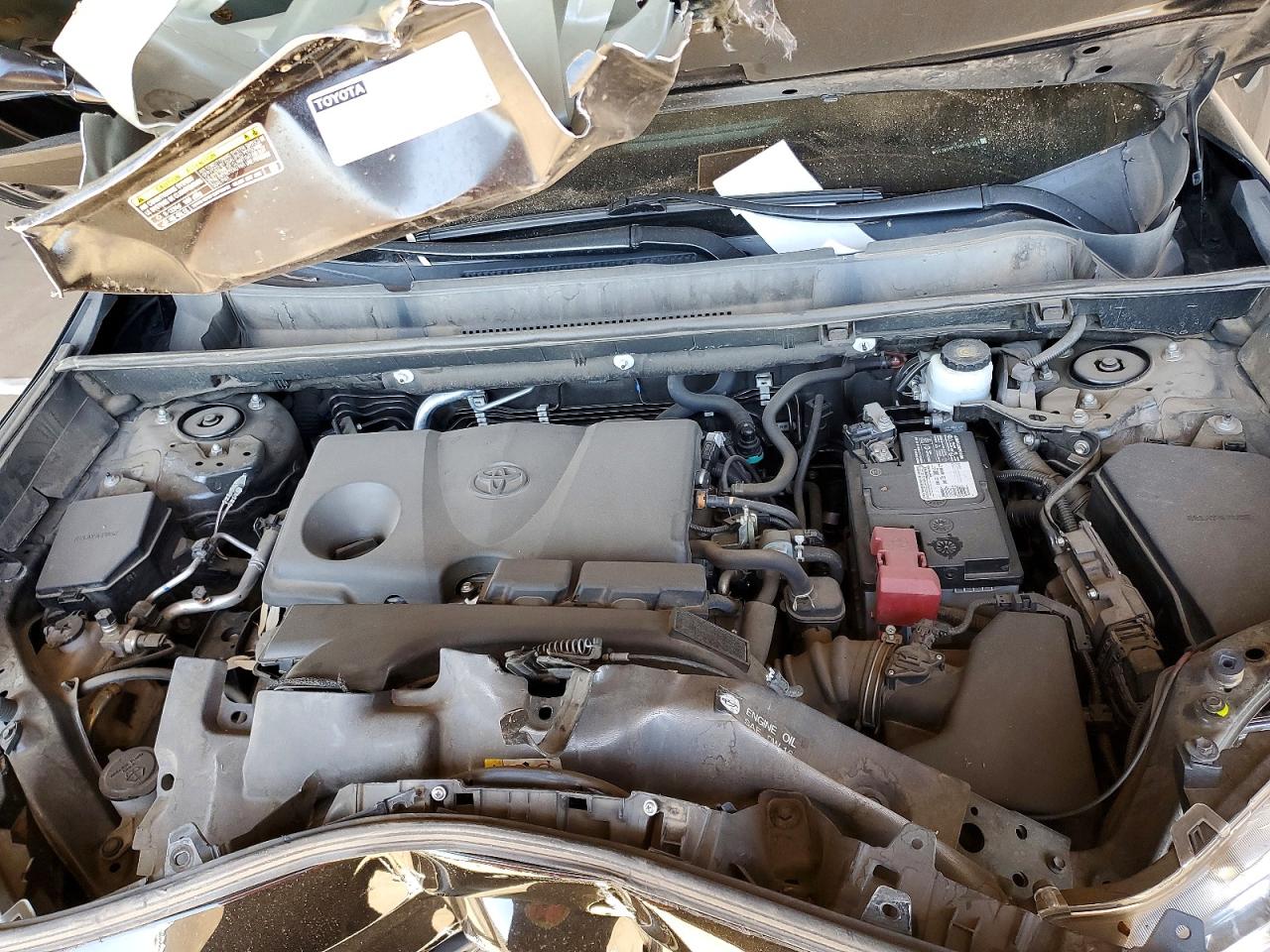 2021 TOYOTA RAV4 XLE photo 21