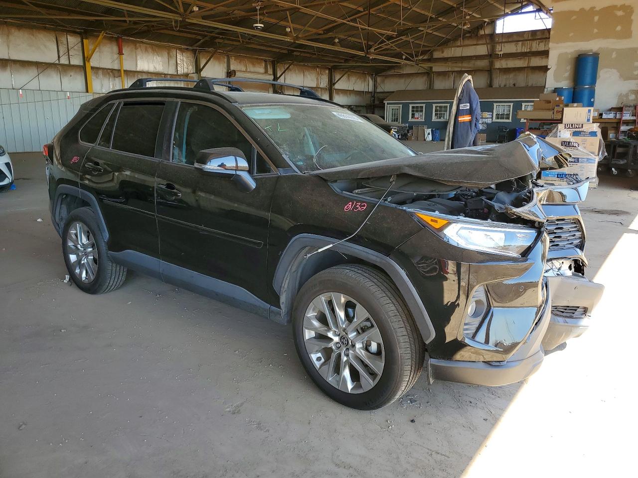 2021 TOYOTA RAV4 XLE photo 7
