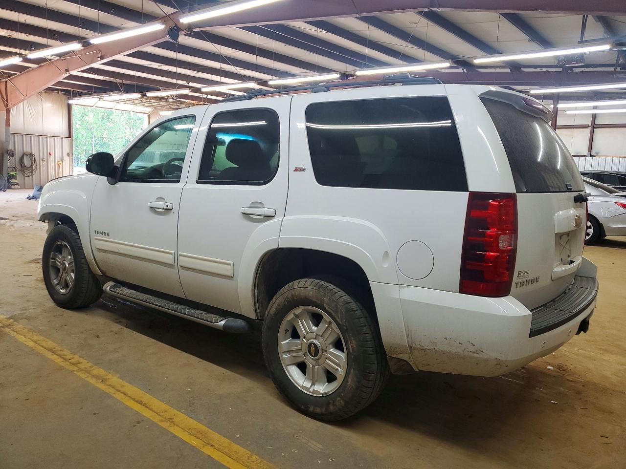 2013 CHEVROLET TAHOE C1500 LT photo 2