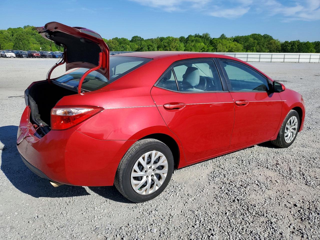 2018 TOYOTA COROLLA LE photo 5