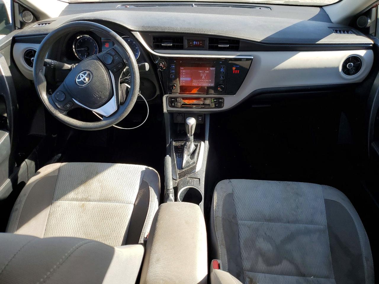 2018 TOYOTA COROLLA LE photo 15