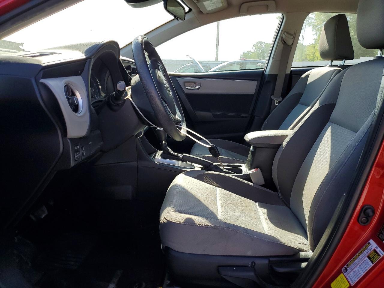 2018 TOYOTA COROLLA LE photo 13
