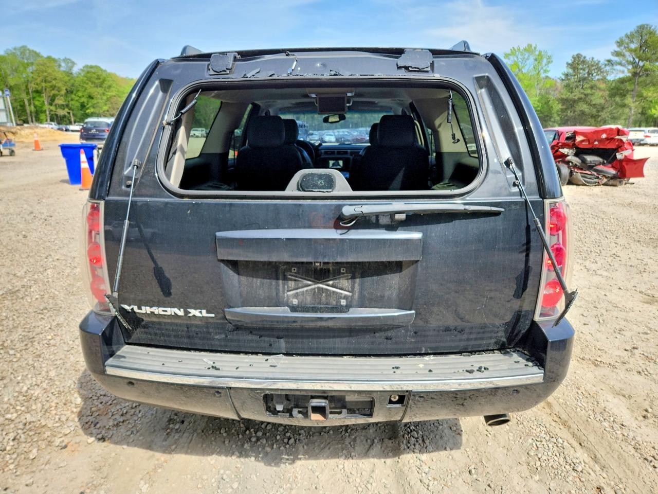 2012 GMC YUKON XL DENALI photo 11