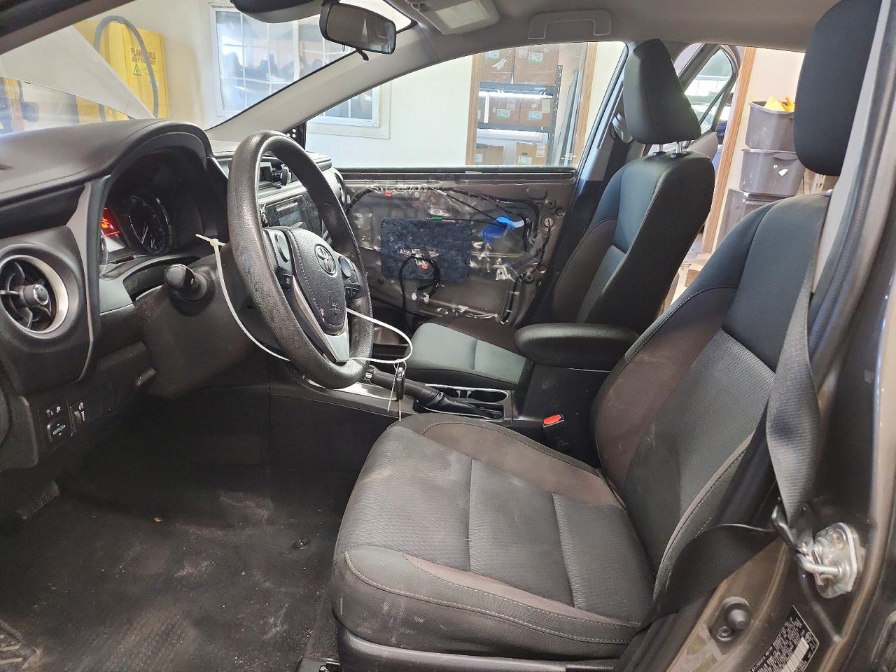 2019 TOYOTA COROLLA LE photo 19