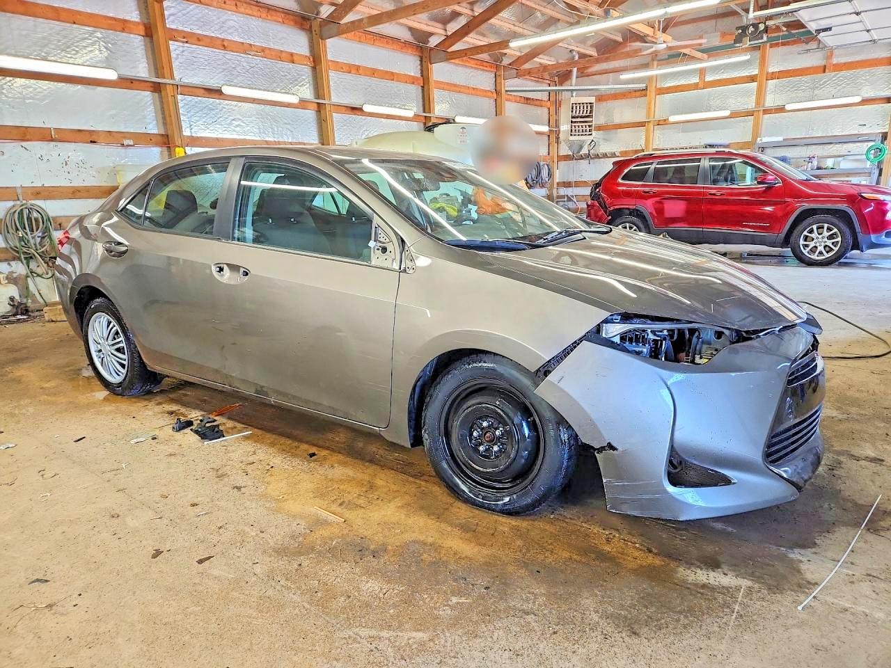 2019 TOYOTA COROLLA LE photo 10