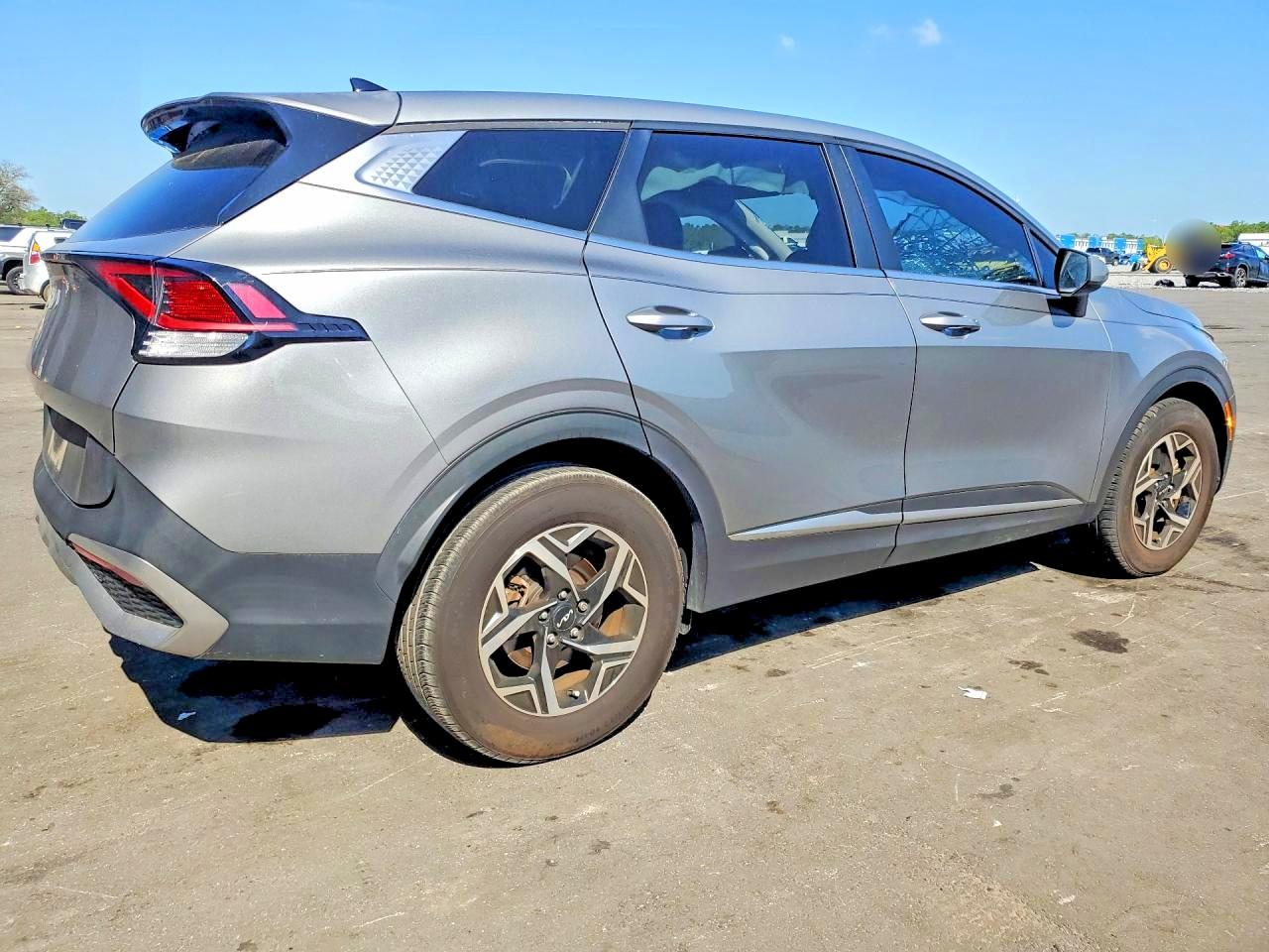 2023 KIA SPORTAGE LX photo 3