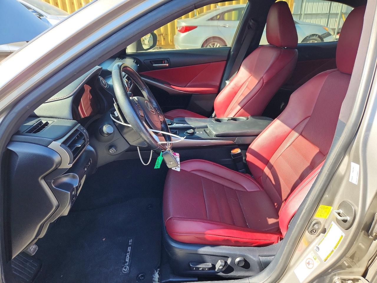 2018 LEXUS IS 300 photo 13