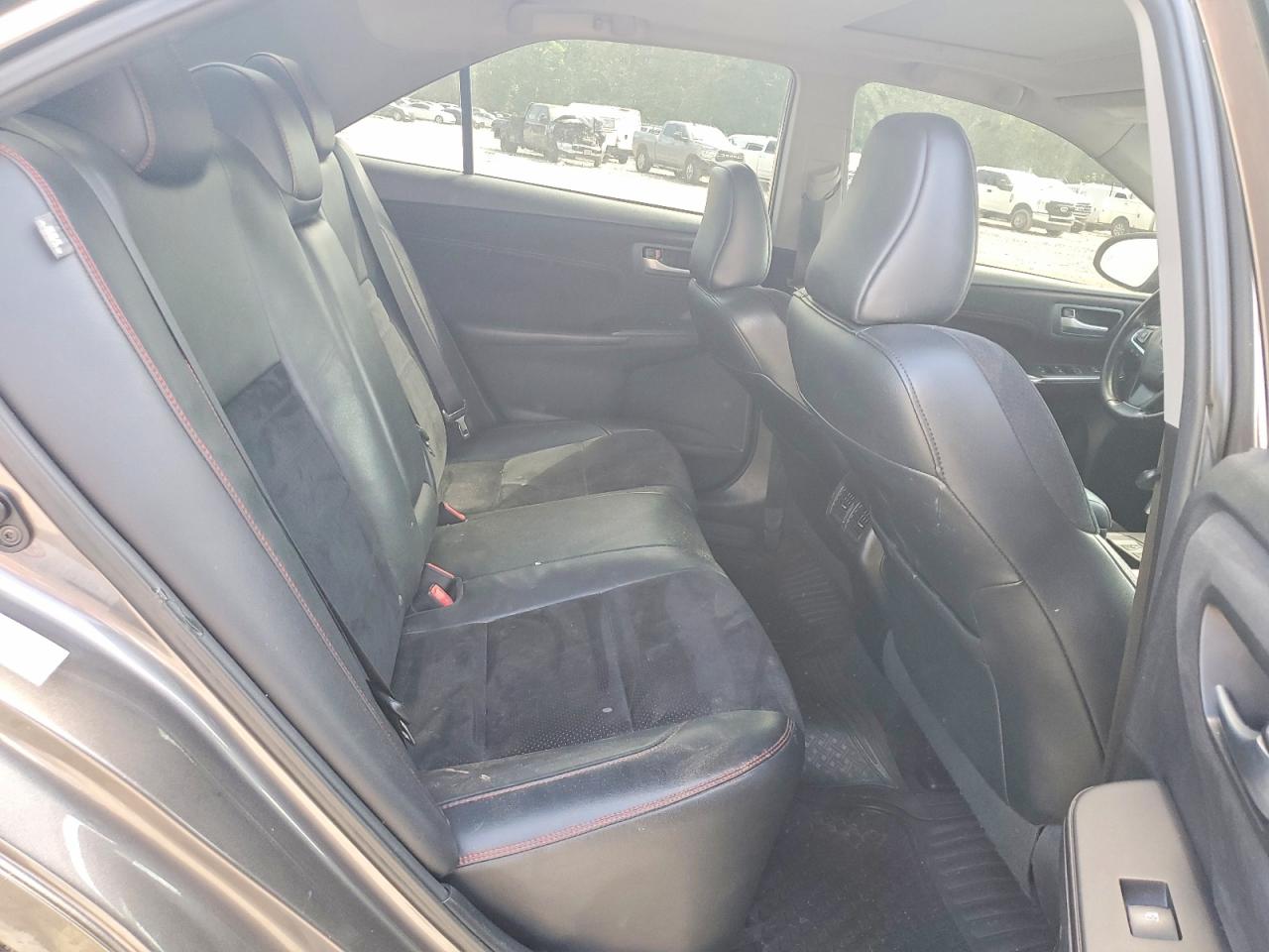 2016 TOYOTA CAMRY LE photo 28