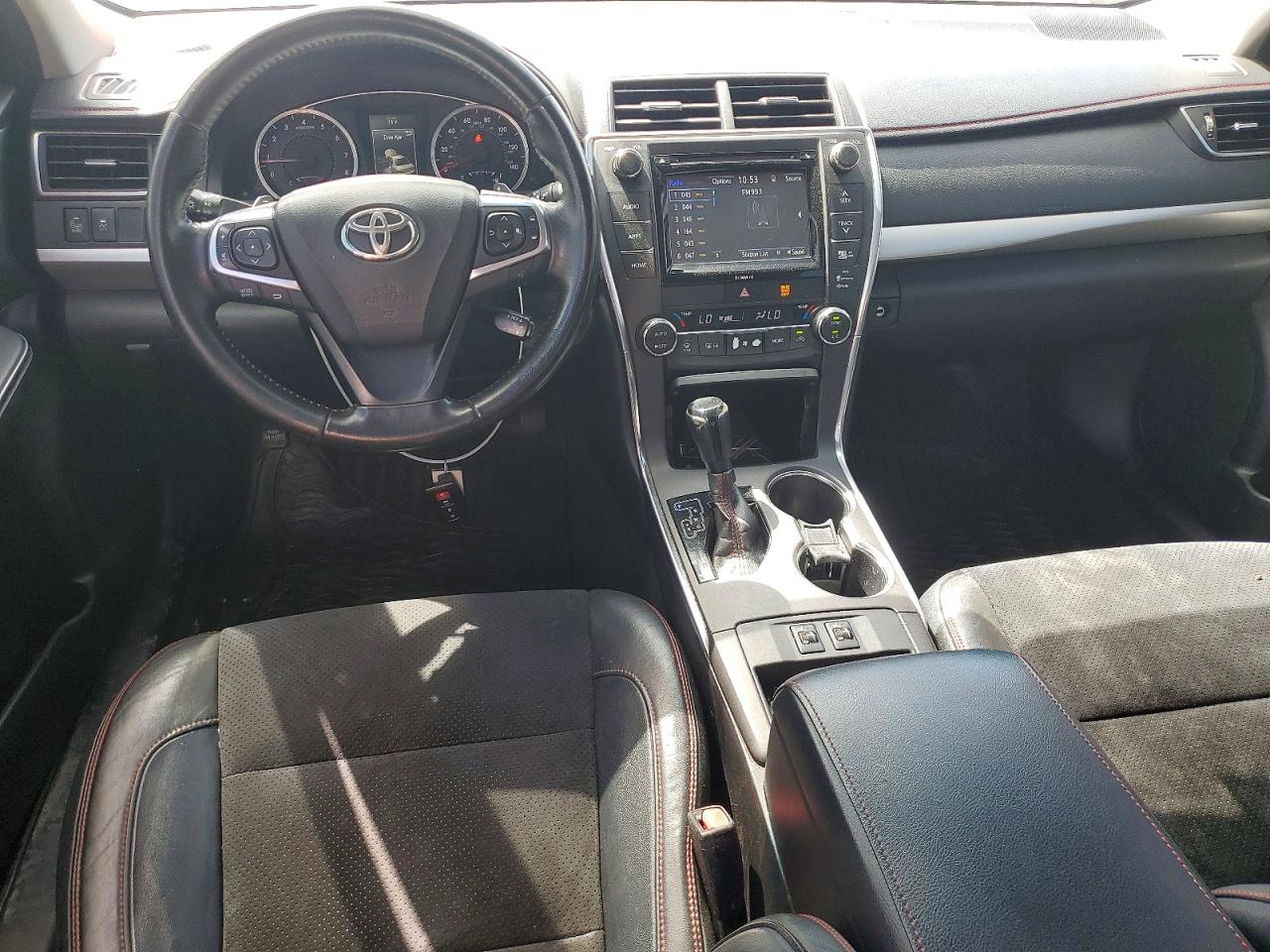 2016 TOYOTA CAMRY LE photo 22