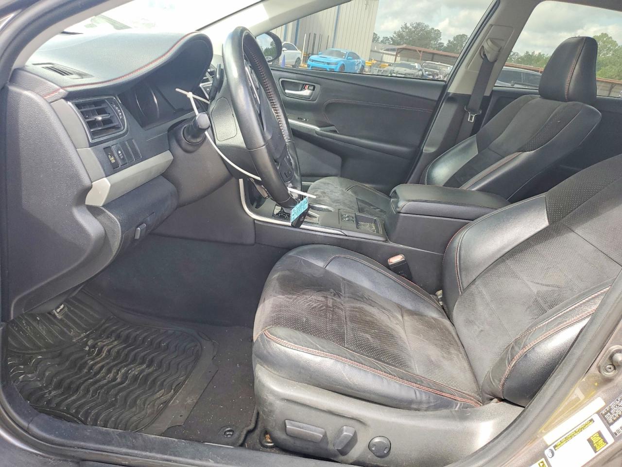 2016 TOYOTA CAMRY LE photo 19