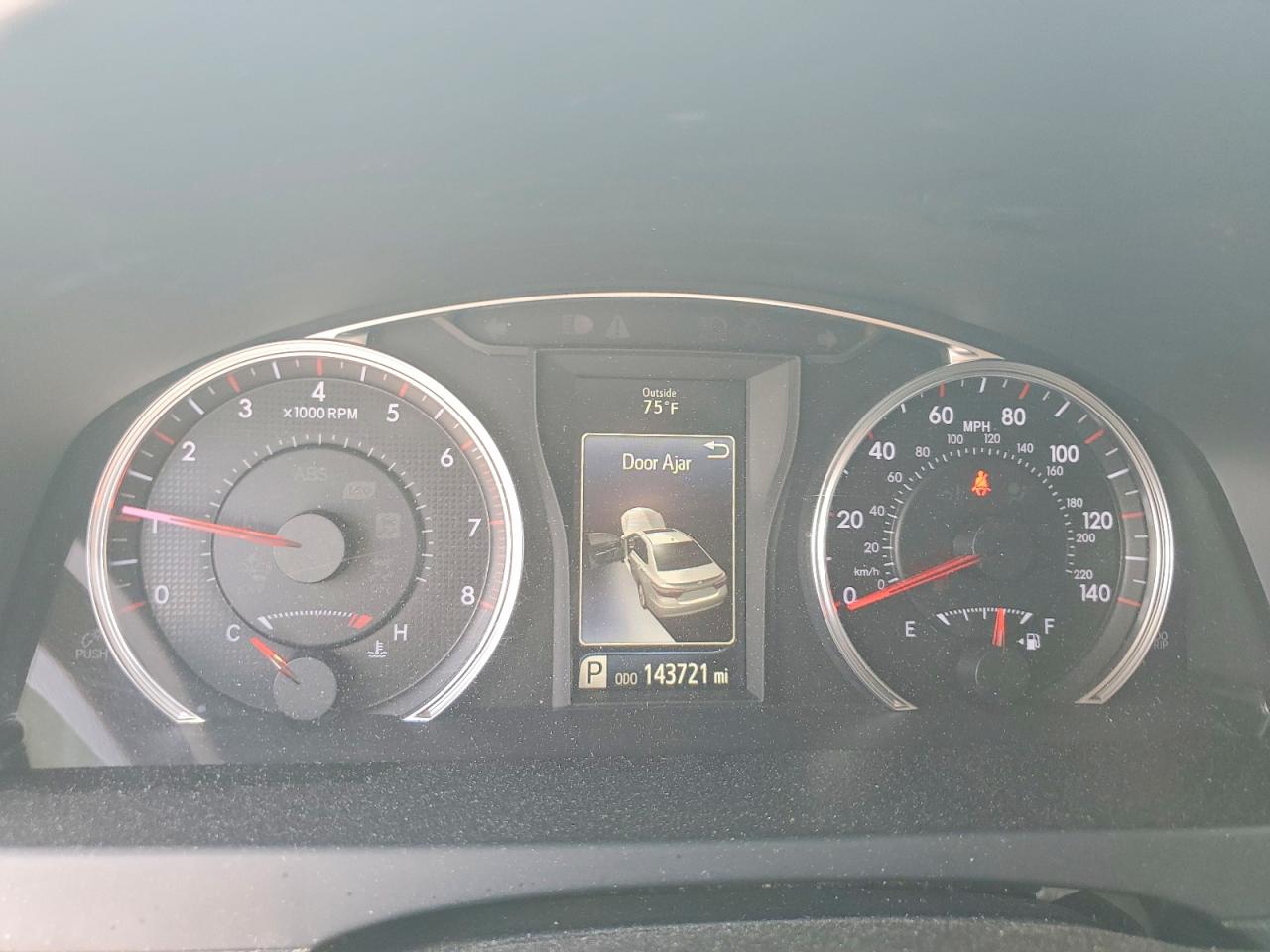 2016 TOYOTA CAMRY LE photo 25