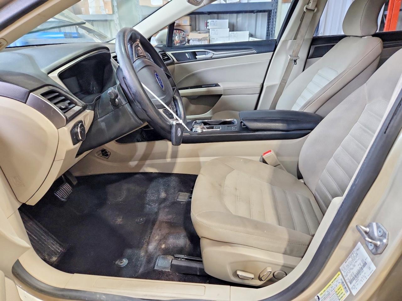 2017 FORD FUSION SE photo 7