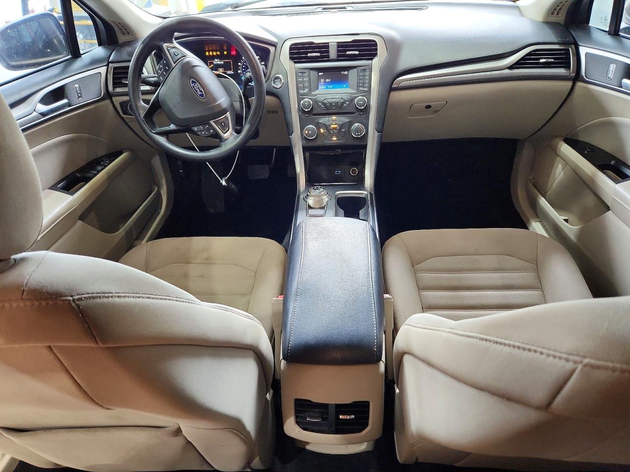 2017 FORD FUSION SE photo 8