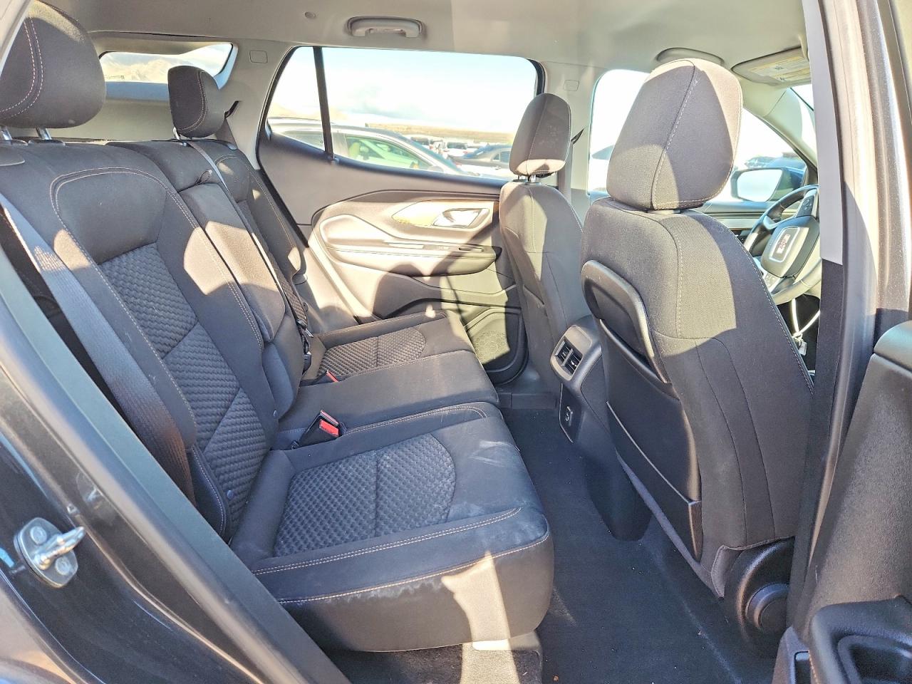 2018 GMC TERRAIN SLE photo 11